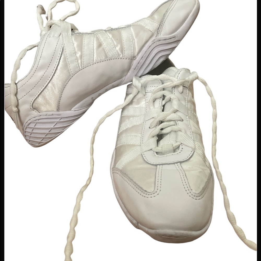 Nfinity cheer shoes